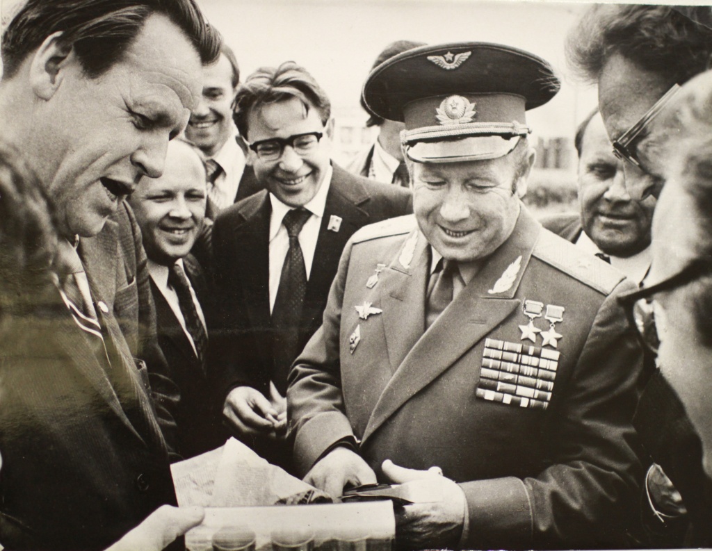 А.А.Леонов на комбинате, июль 1977 г..jpg